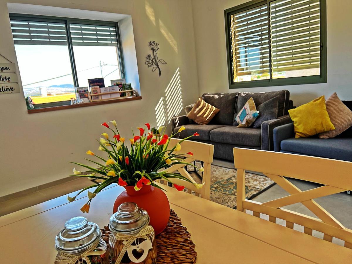 Apartamento הפינה של טלי בנהריה - אירוח וספא בריאות מחומם Exterior foto